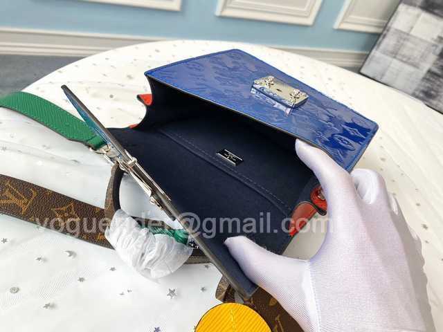 M90514 Spring Street 17