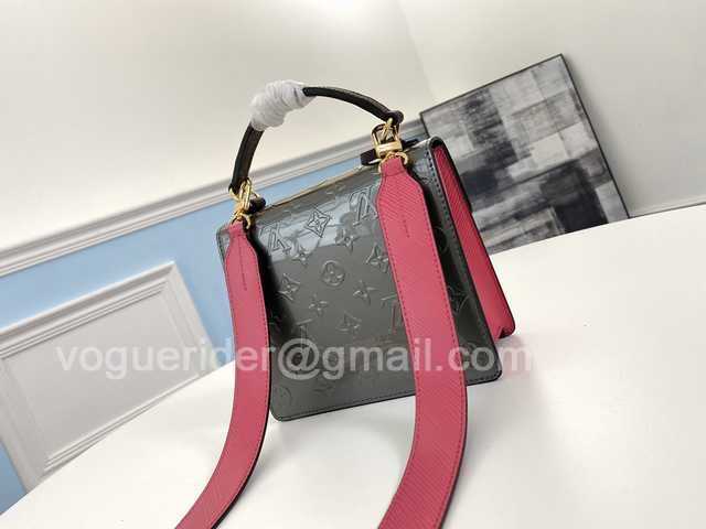 M90502 Spring Street 17