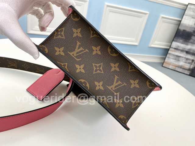 M90502 Spring Street 17