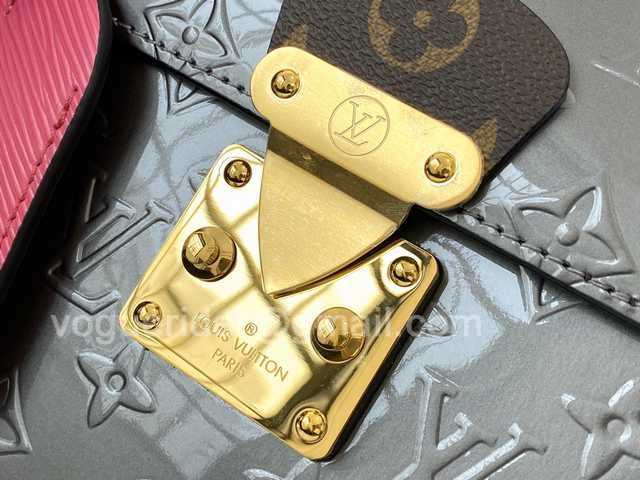 M90502 Spring Street 17