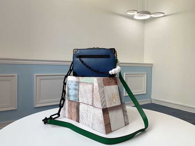 M44480 Mini Soft Trunk 18