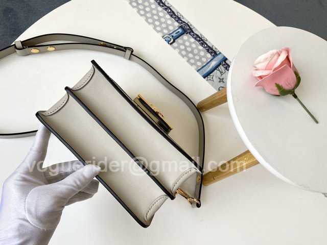 M55835 Mini Dauphine 20 M55835 Mini Dauphine 20