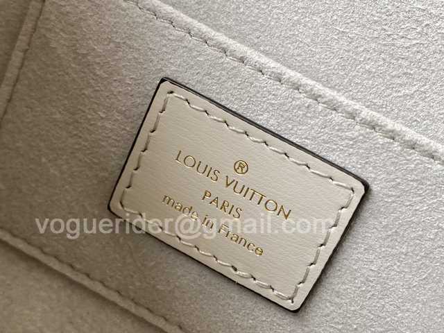 M55835 Mini Dauphine 20 M55835 Mini Dauphine 20