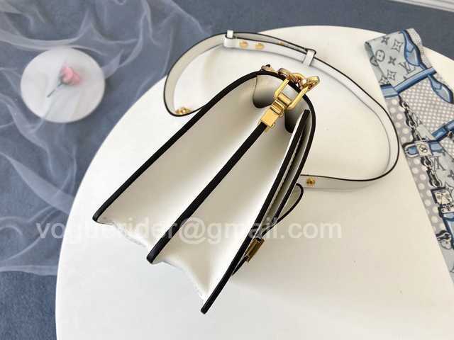 M55836 Dauphine MM 25