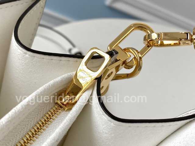 M55836 Dauphine MM 25