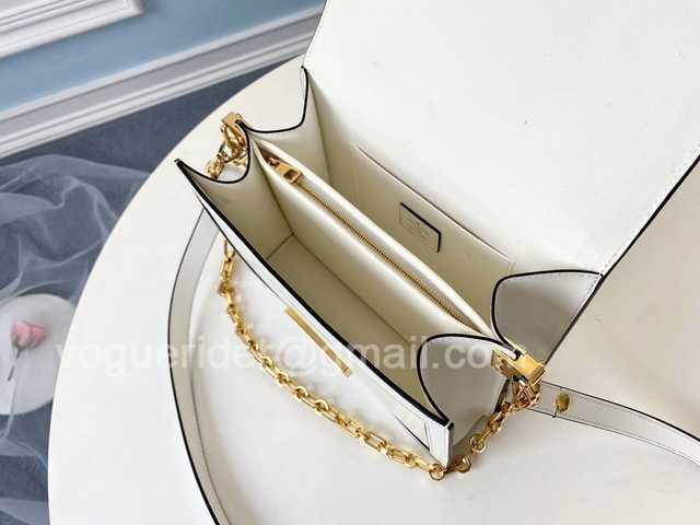 M55836 Dauphine MM 25