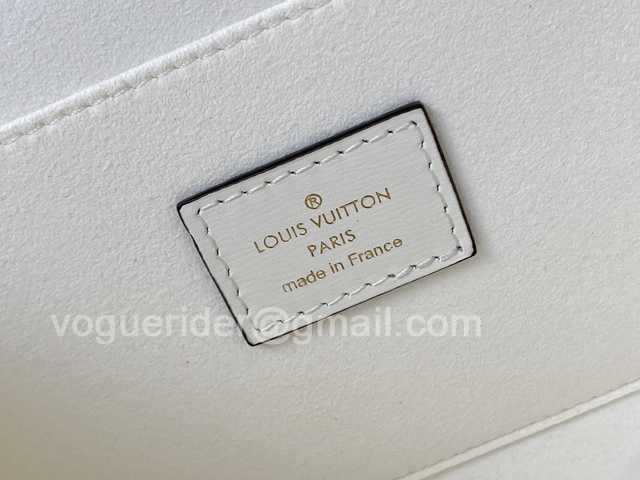 M55836 Dauphine MM 25