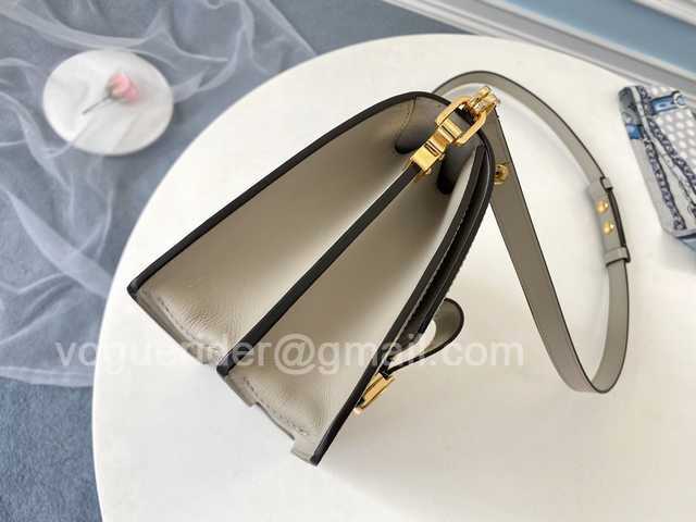 M55835 Dauphine MM 25