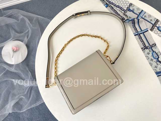 M55835 Dauphine MM 25