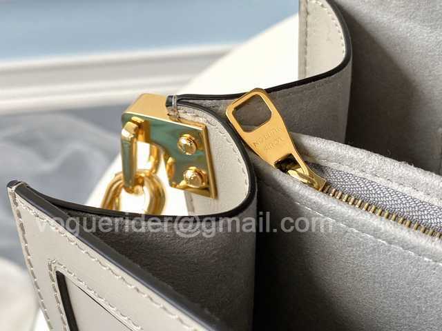 M55835 Dauphine MM 25