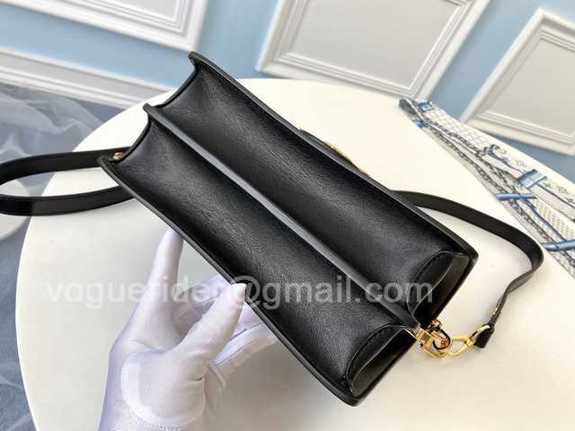 M55821 Dauphine MM 25