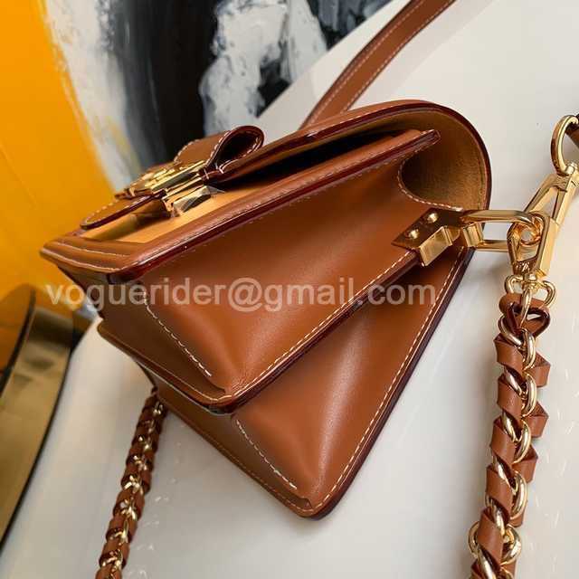 M90499 Mini Dauphine 20 M90499 Mini Dauphine 20