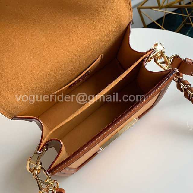 M90499 Mini Dauphine 20 M90499 Mini Dauphine 20