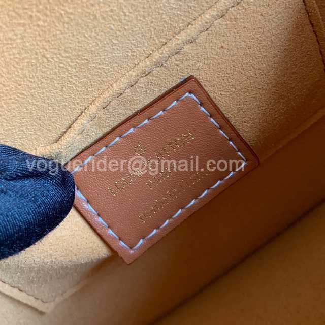 M90499 Mini Dauphine 20 M90499 Mini Dauphine 20