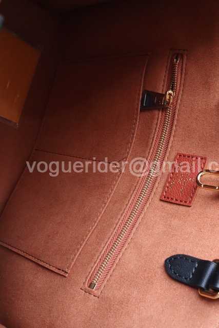 M45498 OnTheGo 35 Wild At Heart M45498 OnTheGo 35 Wild At Heart