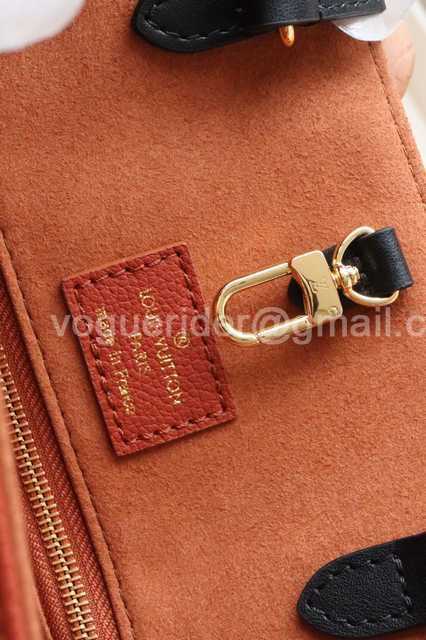 M45498 OnTheGo 35 Wild At Heart M45498 OnTheGo 35 Wild At Heart