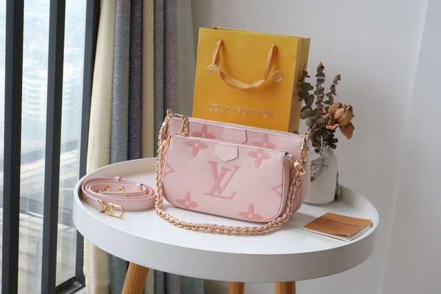 M80448 Multi Pochette Accessories 24