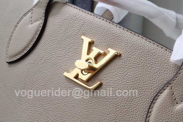 M57508 Lockme Shopper 38 M57508 Lockme Shopper 38