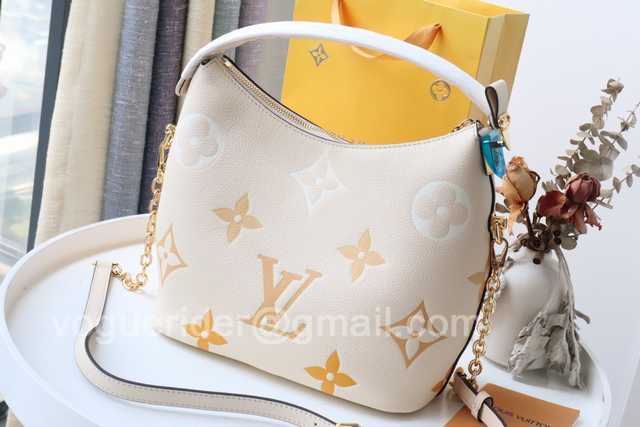 M45697 Marshmallow Hobo 24