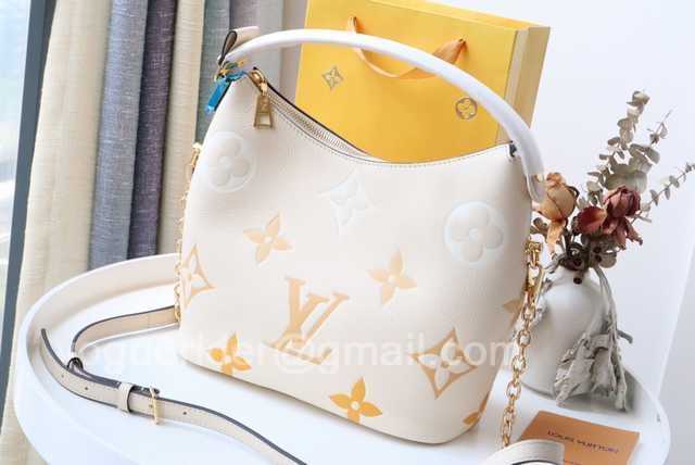 M45697 Marshmallow Hobo 24