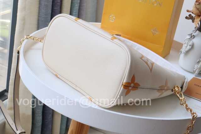 M45697 Marshmallow Hobo 24