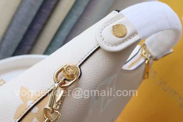 M45697 Marshmallow Hobo 24