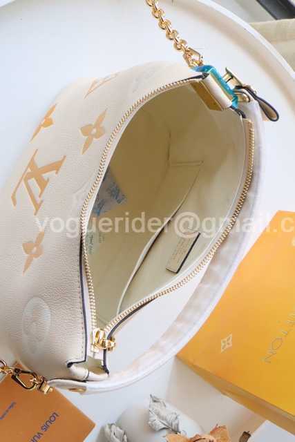 M45697 Marshmallow Hobo 24