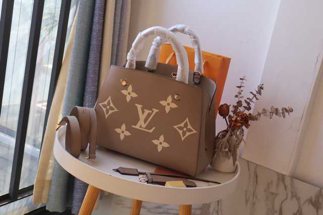 M45489 Montaigne MM 33