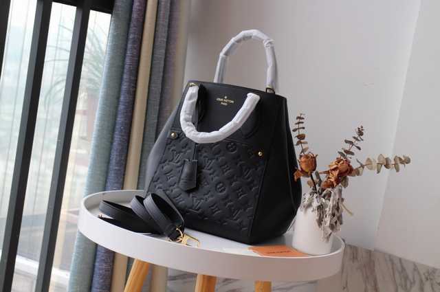 M45409 Fold Tote MM 28