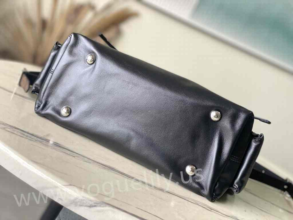 M24861 Carryall Cargo 33 M24861 Carryall Cargo 33