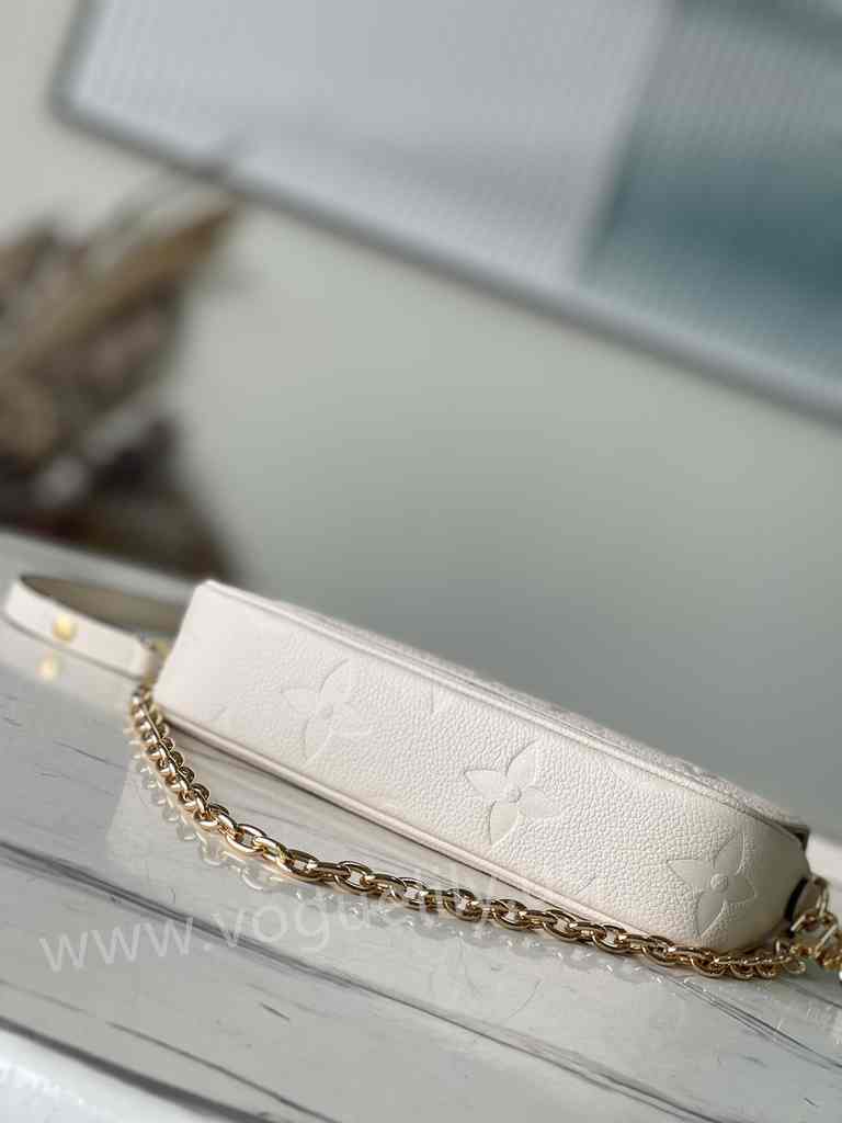 M82210 Wallet on Chain Ivy 23