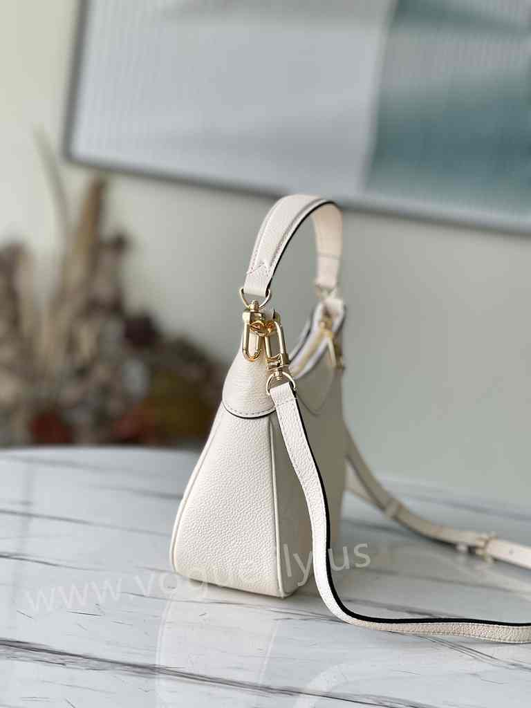 M46099 Bagatelle 22 M46099 Bagatelle 22