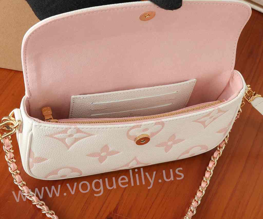 M83026 Wallet on Chain Ivy 23 M83026 Wallet on Chain Ivy 23