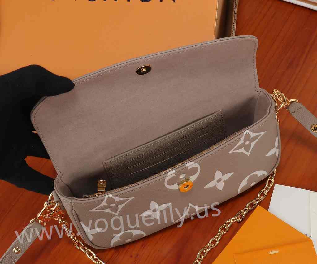 M82211 Wallet on Chain Ivy 23 M82211 Wallet on Chain Ivy 23
