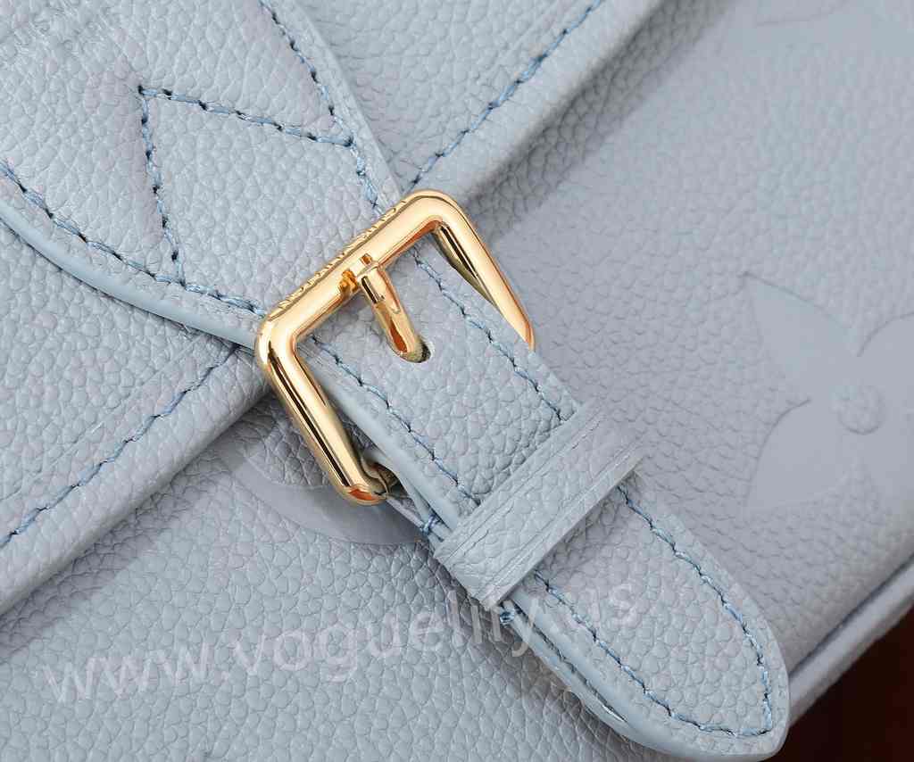 M46846 Diane 24 M46846 Diane 24