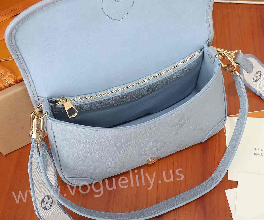 M46846 Diane 24 M46846 Diane 24