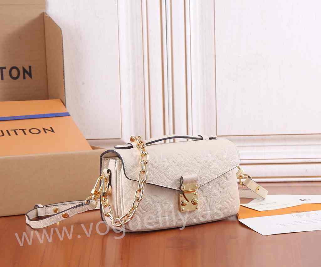 M22942 Pochette Métis East West 21