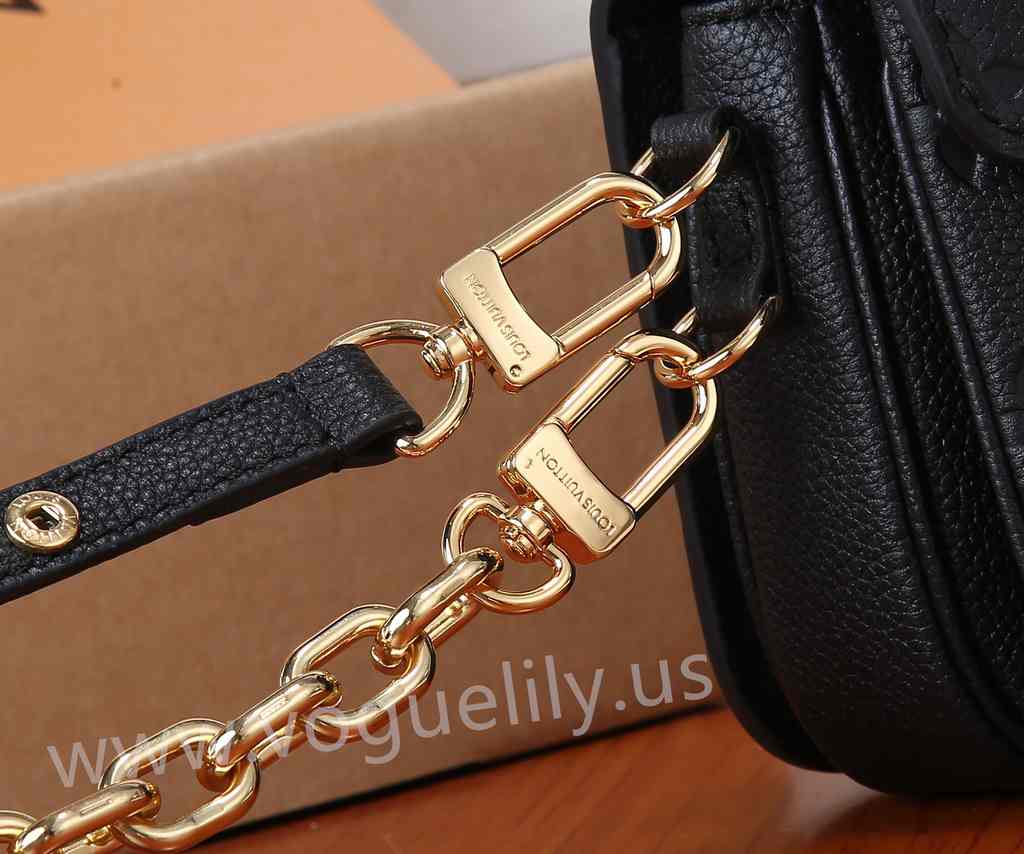 M46595 Pochette Métis East West 21