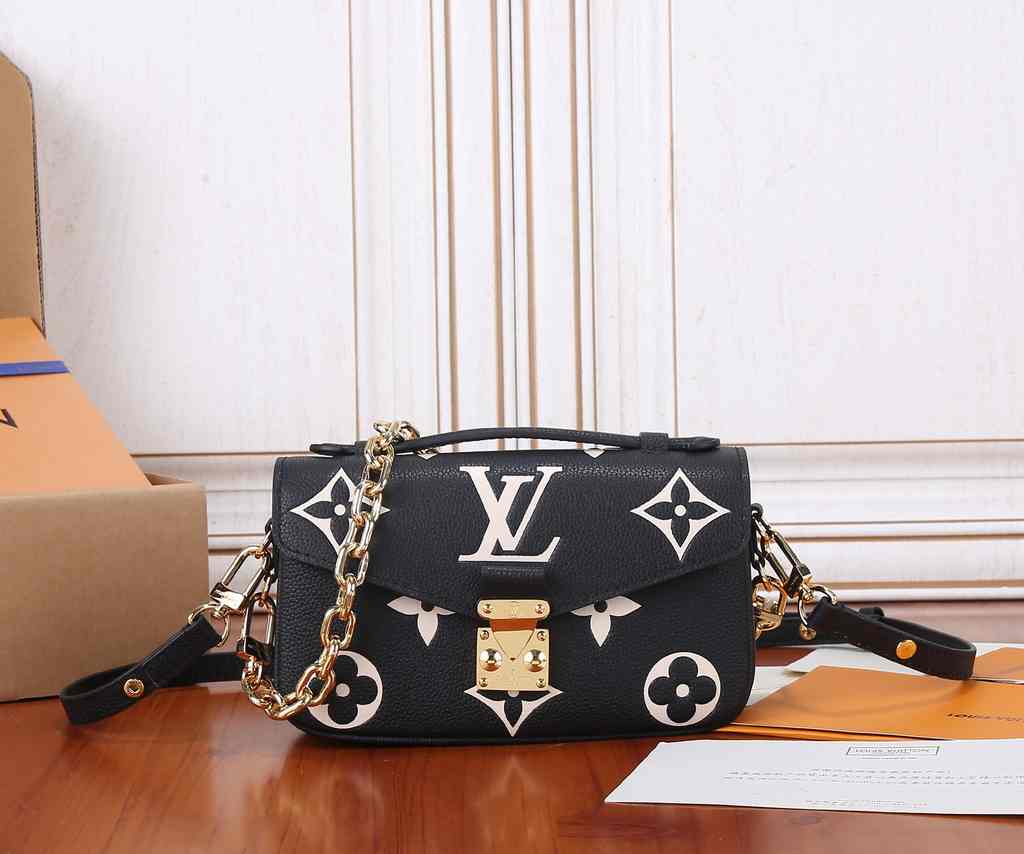 M46596 Pochette Metis East West 21