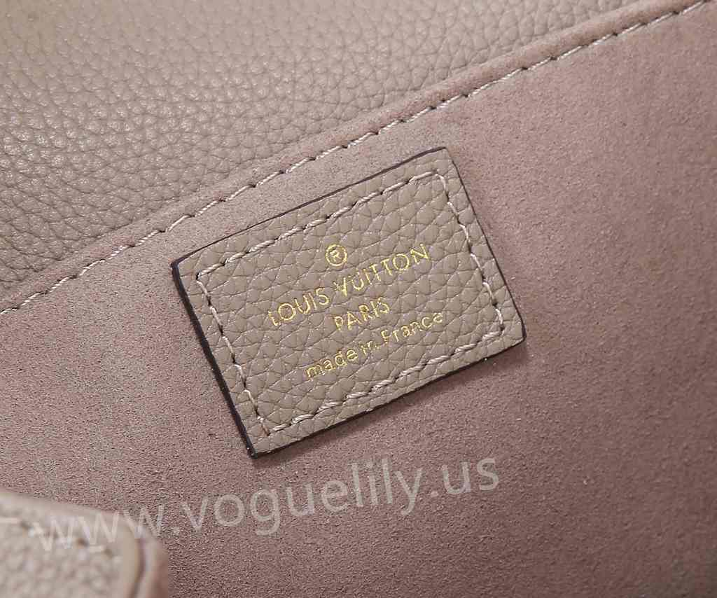 M23081 Pochette Metis East West 21