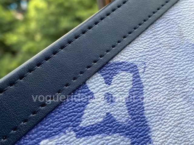 M80460 Pochette Voyage 27 M80460 Pochette Voyage 27