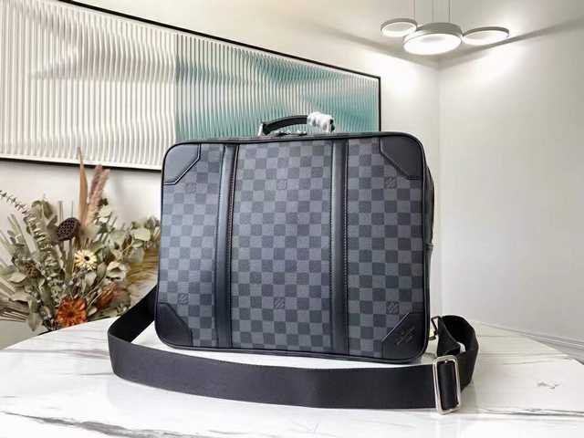 N50051 Briefcase 38