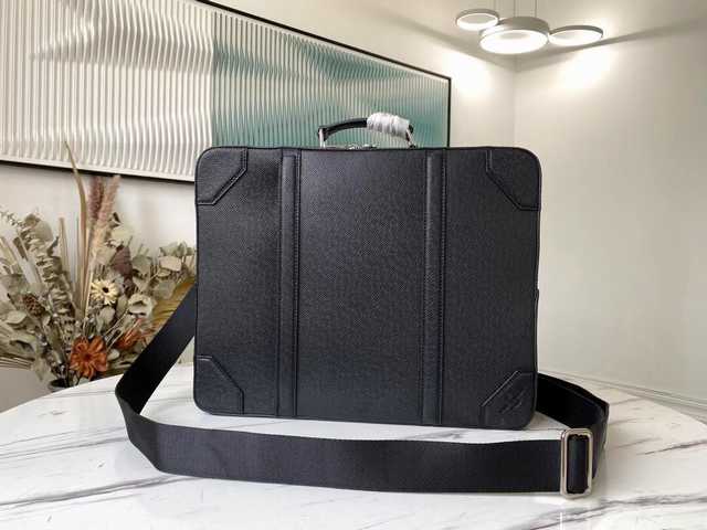M30769 Briefcase 38