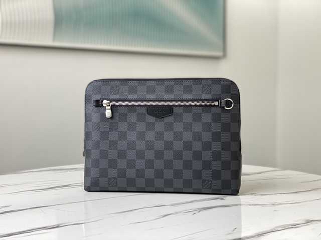 M60417 New Pouch 27