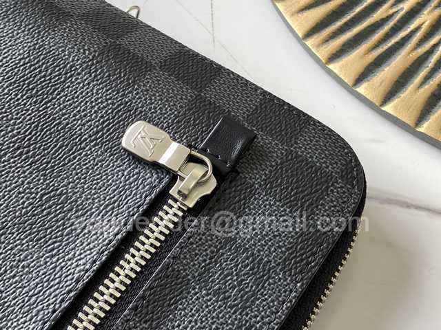 M60417 New Pouch 27