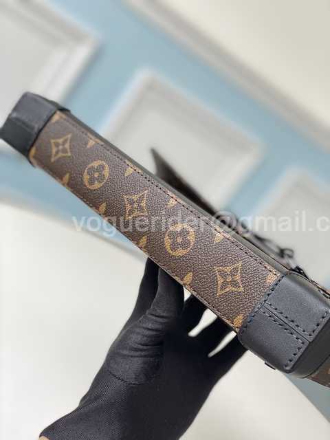 M30583 Pochette Voyage Steamer 28 M30583 Pochette Voyage Steamer 28