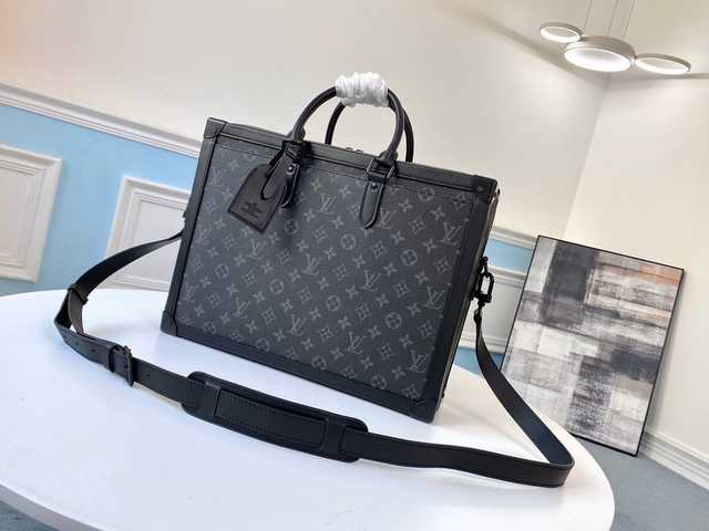 M44952 Soft Trunk 38