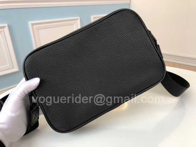 M43918 Messenger 28 M43918 Messenger 28