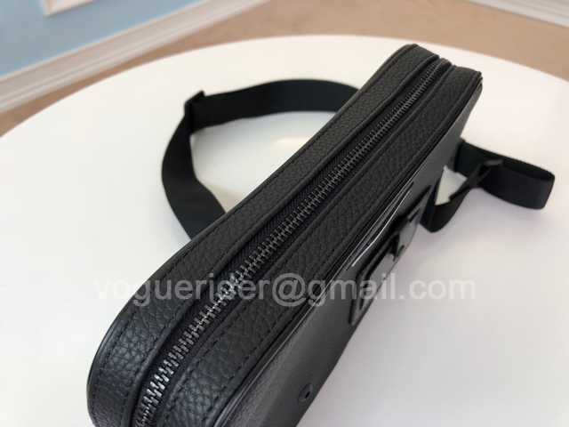 M43918 Messenger 28 M43918 Messenger 28