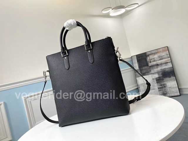 M33433 Anton Tote 37 M33433 Anton Tote 37